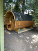 Sauna Zewnętrzna Beczkowa 330 z Tarasem dla 4 osób / Piec Elektryczny lub Opalany Drewnem Harvia / Wysokiej Jakości Świerk Skandynawski (Thermowood)